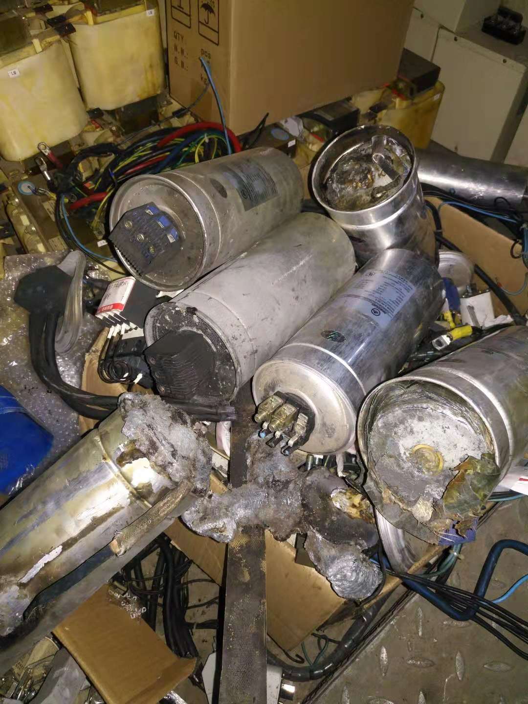 电力电容器事故